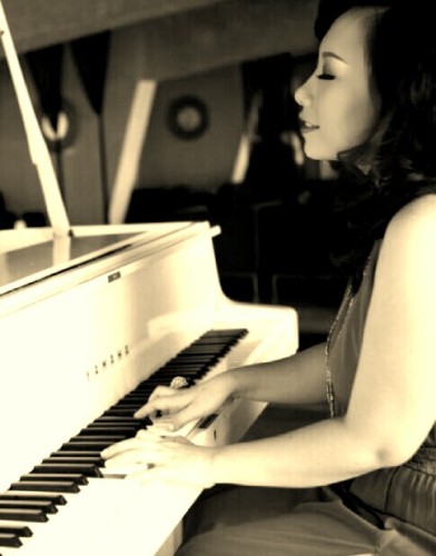 Hiền Anh ra mắt album “Mùa của giấc mơ”